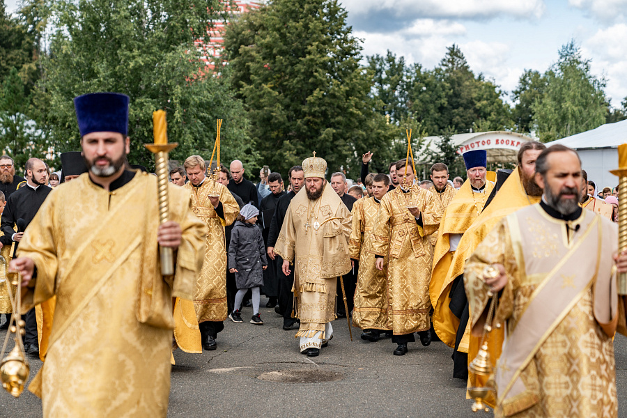 Божественная литургия в соборе Всемилостивого Спаса Вознесенской Давидовой пустыни